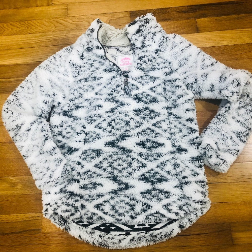 🧺 Black & White COZY SHERPA Pullover Med